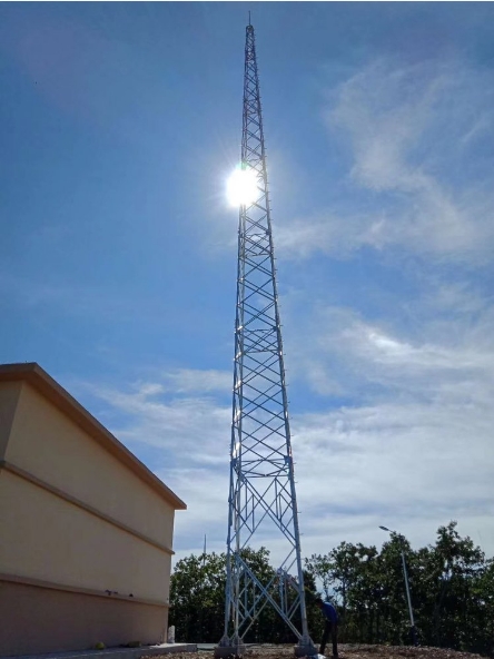 成都市某廣場(chǎng)安裝管式避雷塔項(xiàng)目